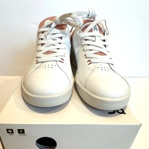 ON Running shoes. The Roger Swiss Olympic - Women Size 6.5